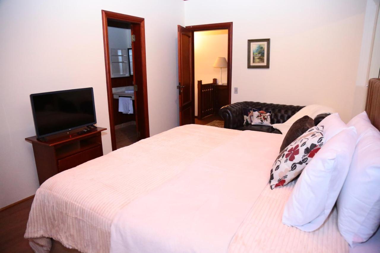 Miraflores Inn *